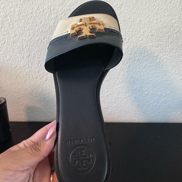 Tory Burch Black and Cream Sandals - Picture 3 of 3
